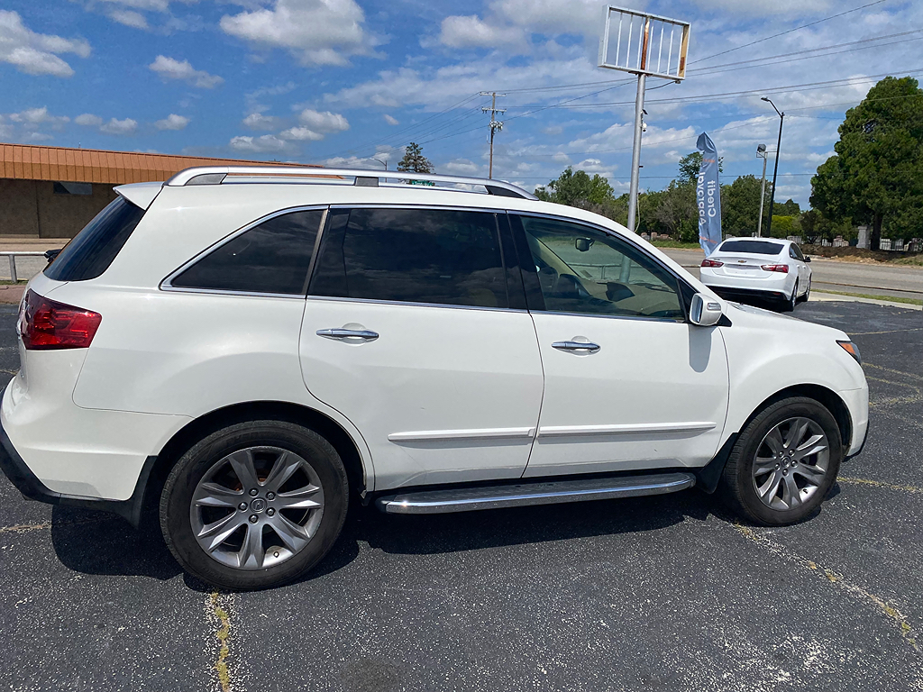 Additional photo of vehicle.