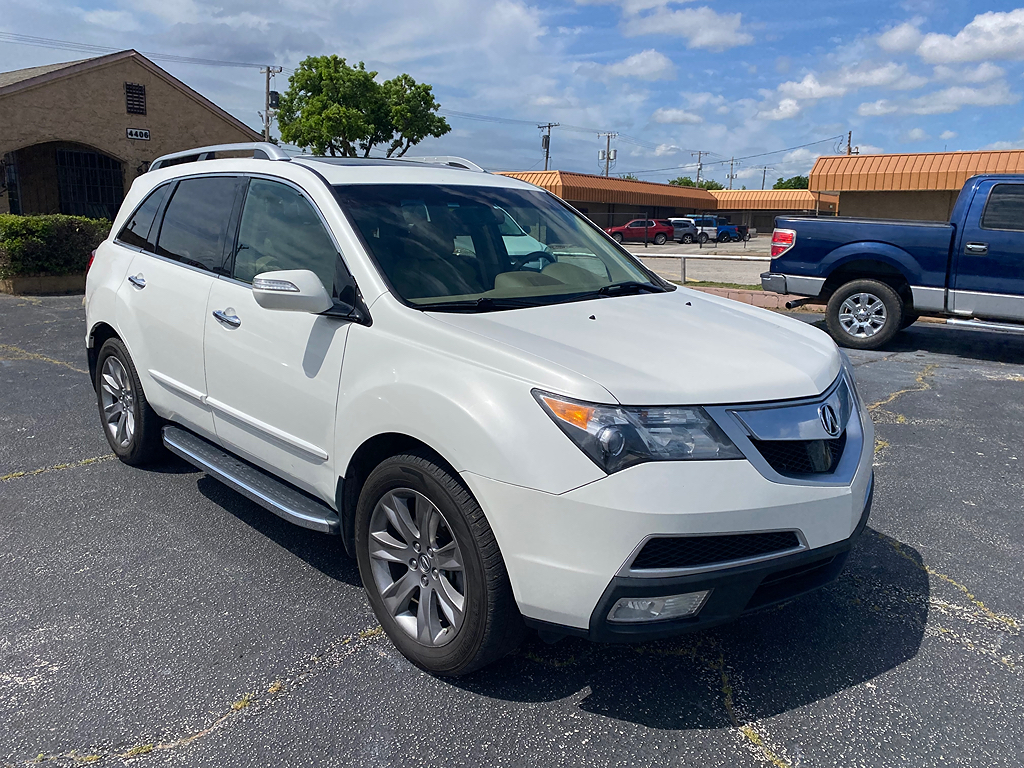 Additional photo of vehicle.