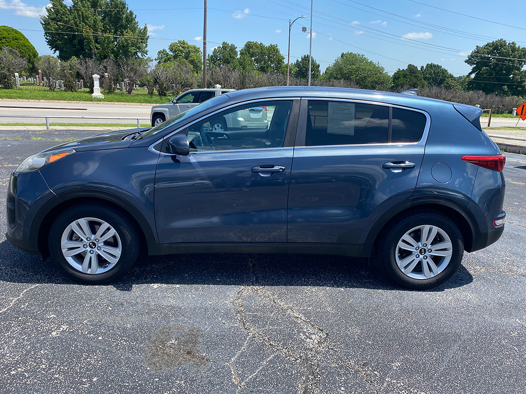 Additional photo of vehicle.