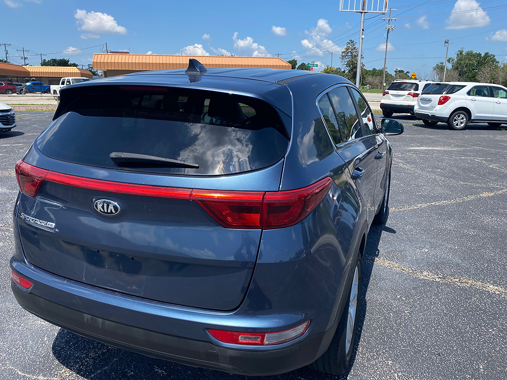 Additional photo of vehicle.