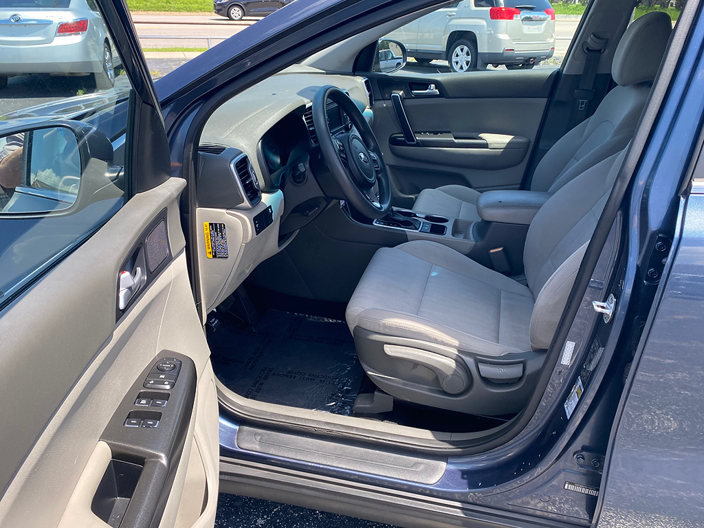 Additional photo of vehicle.