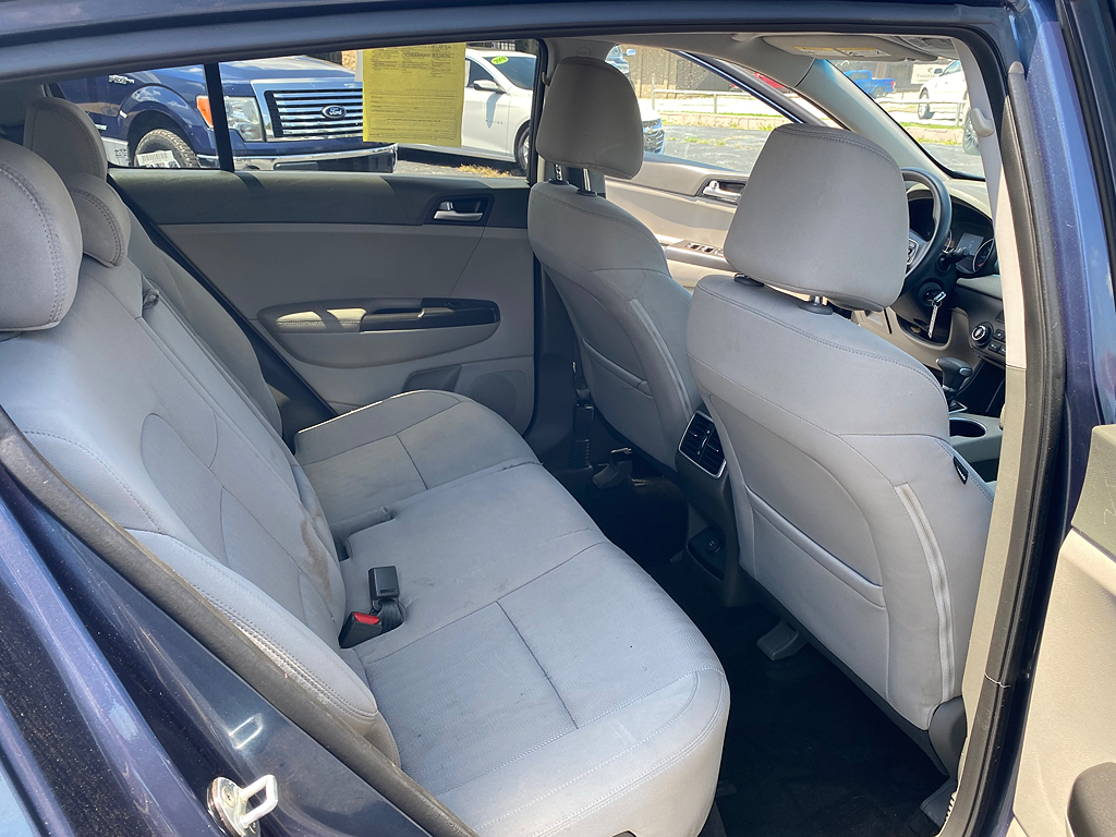 Additional photo of vehicle.