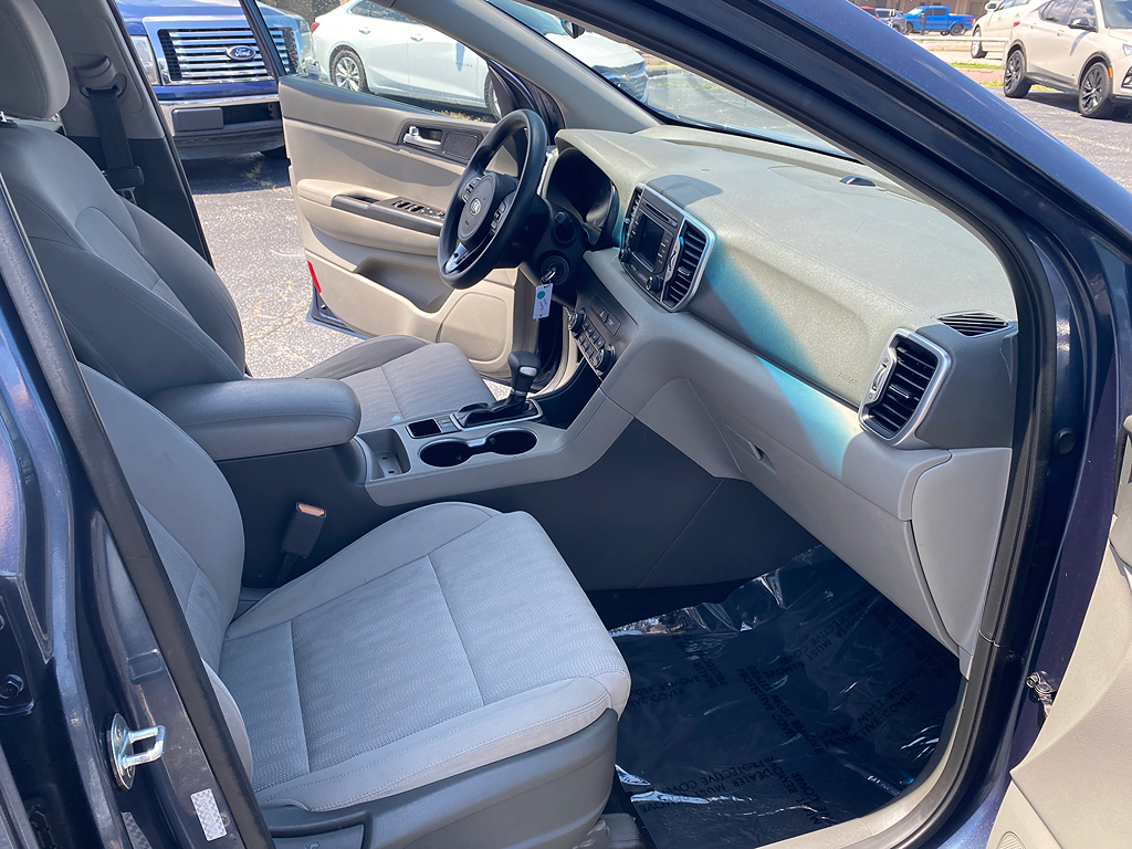Additional photo of vehicle.
