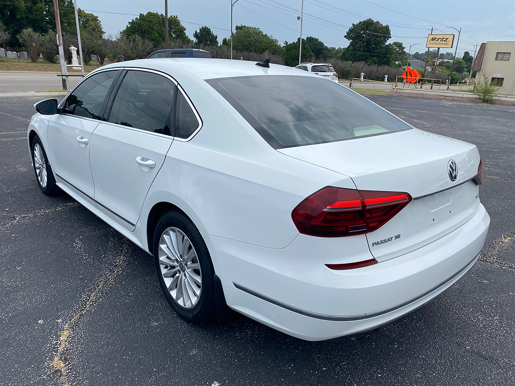 Additional photo of vehicle.