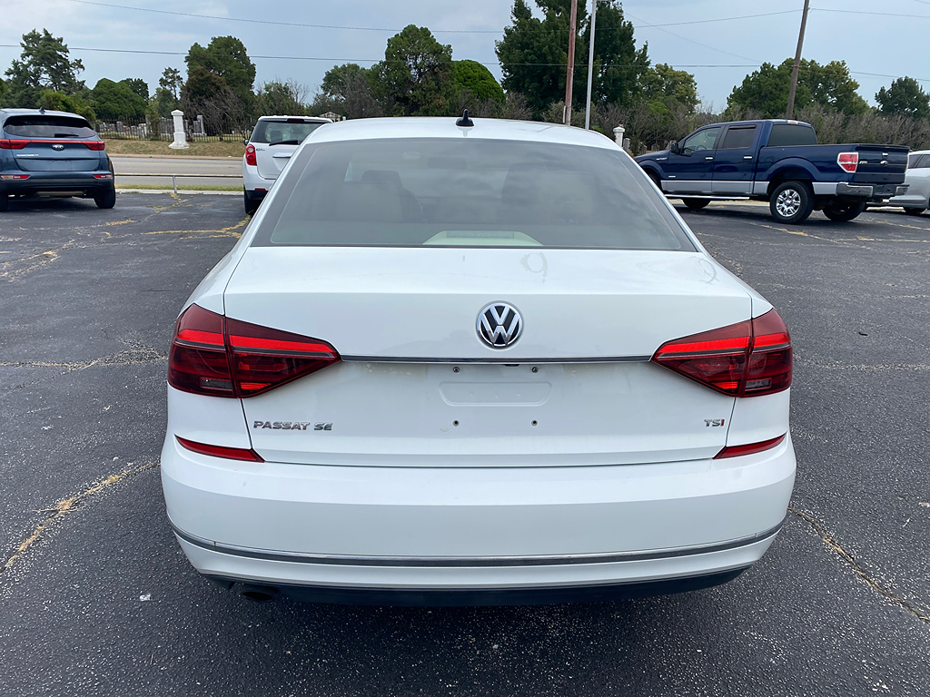 Additional photo of vehicle.