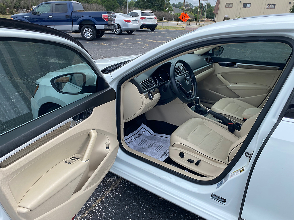 Additional photo of vehicle.