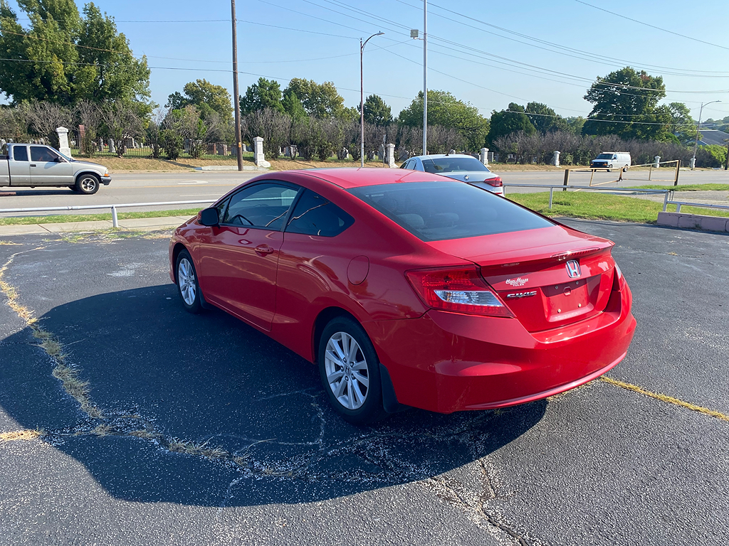 Additional photo of vehicle.