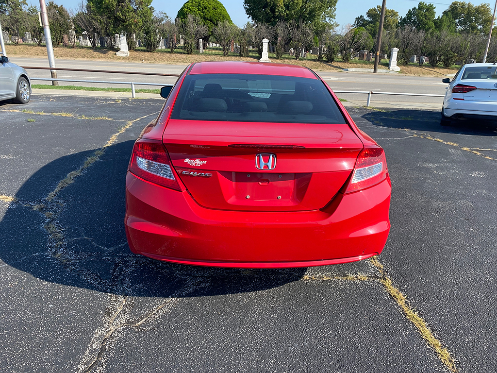 Additional photo of vehicle.