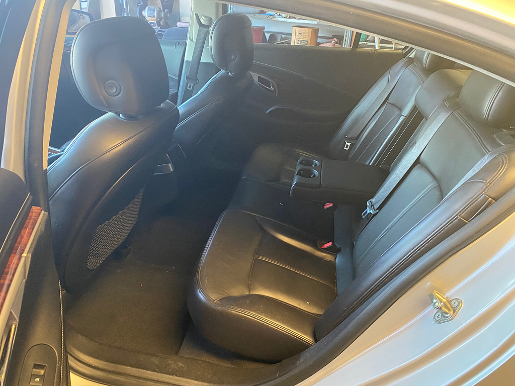 Additional photo of vehicle.