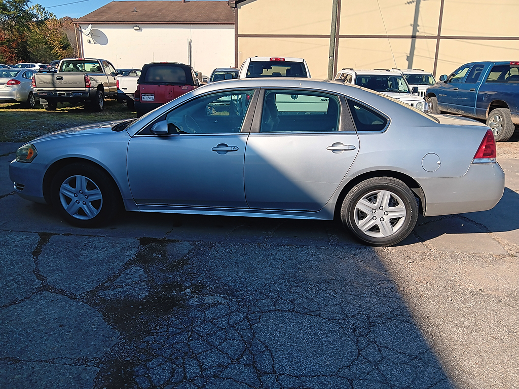 2010 Chevrolet Impala LS's photo