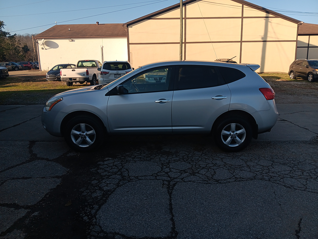 2010 Nissan Rogue S's photo