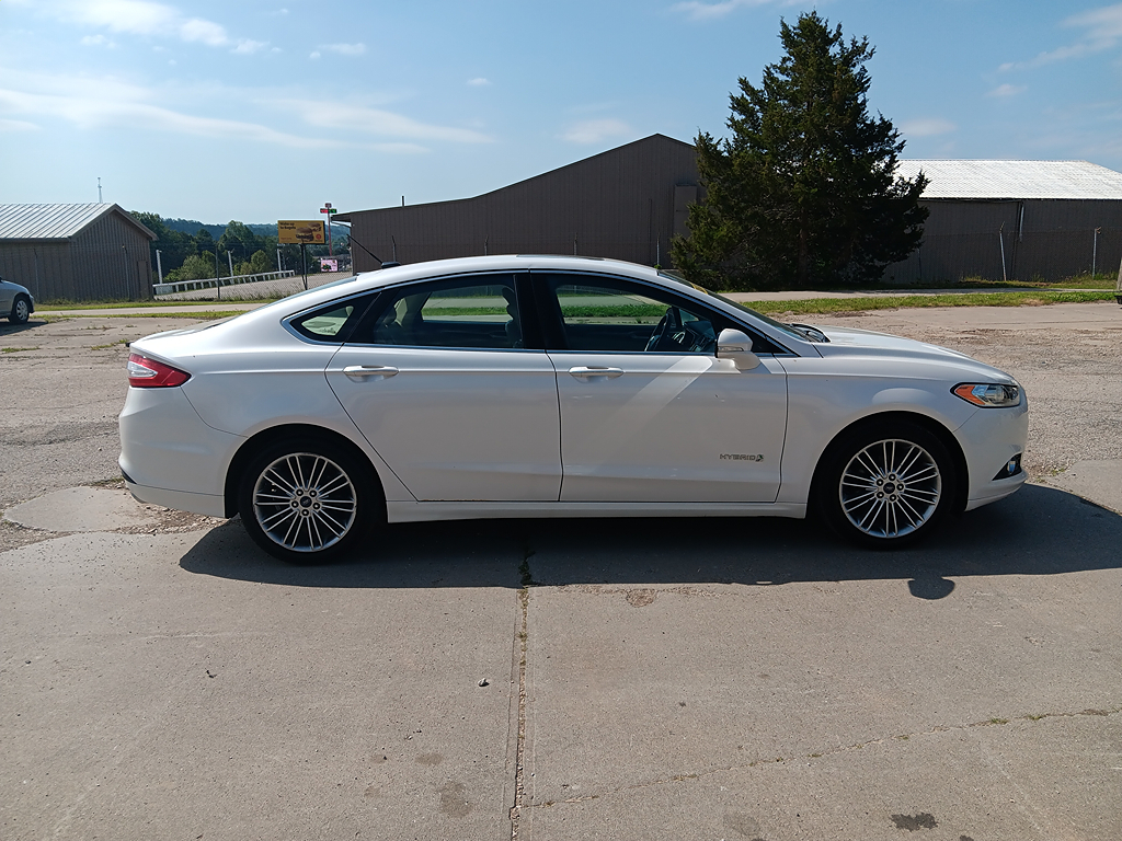 2014 Ford Fusion SE Hybrid - Photo 5