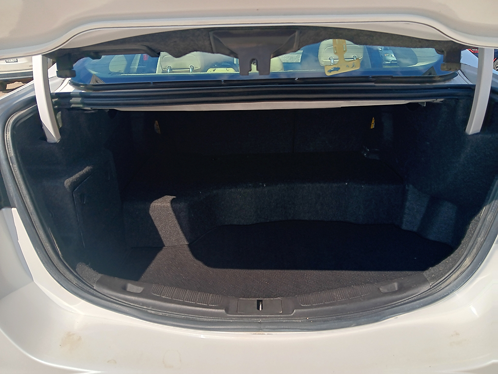 2014 Ford Fusion SE Hybrid - Photo 10