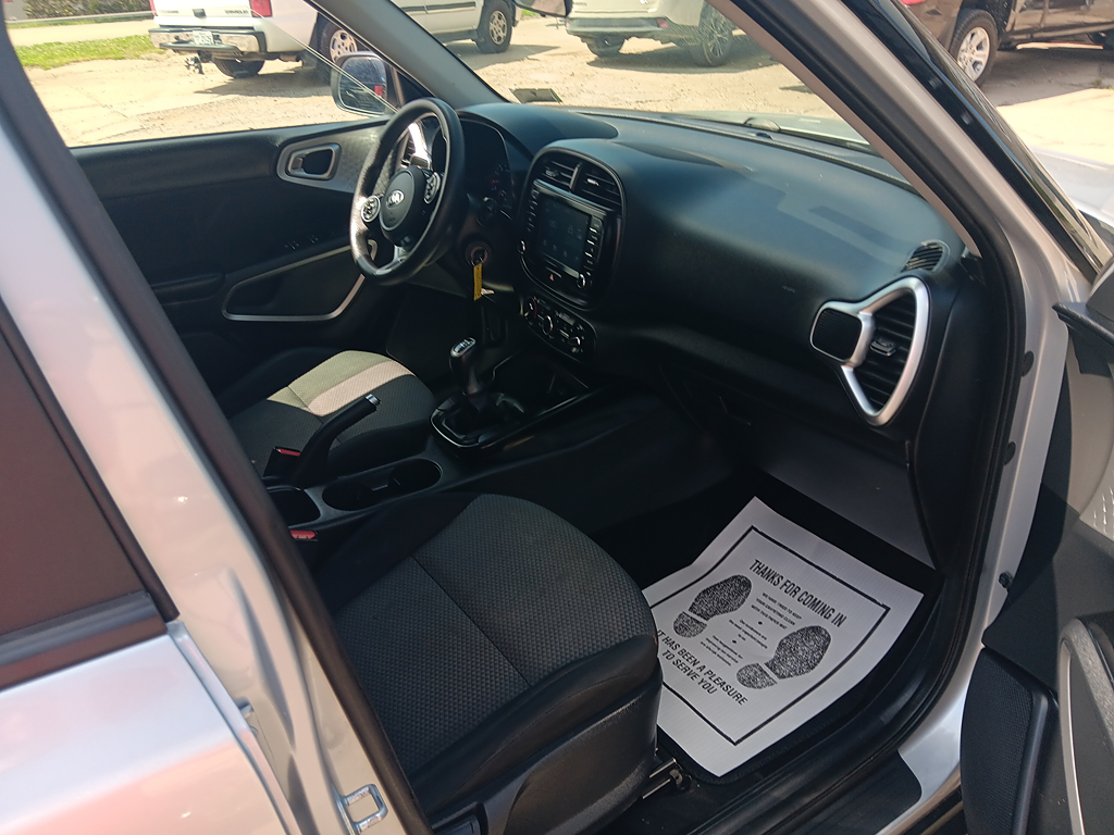 2020 Kia Soul LX - Photo 12