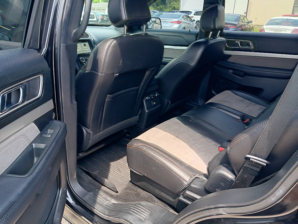 2017 Ford Explorer XLT - Photo 9