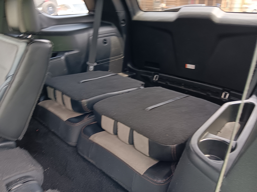 2017 Ford Explorer XLT - Photo 10