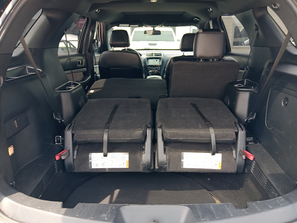 2017 Ford Explorer XLT - Photo 11