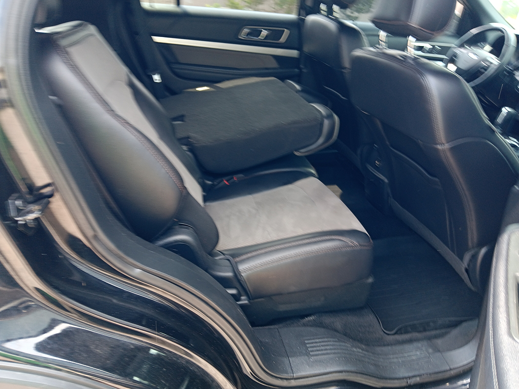 2017 Ford Explorer XLT - Photo 12