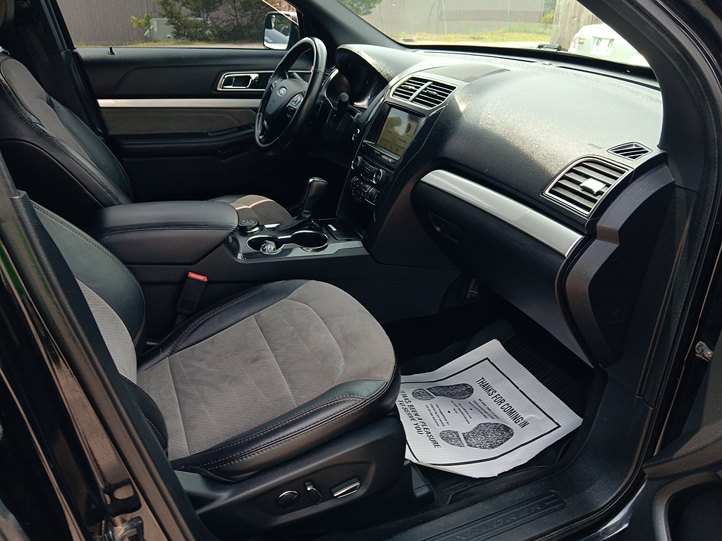 2017 Ford Explorer XLT - Photo 13