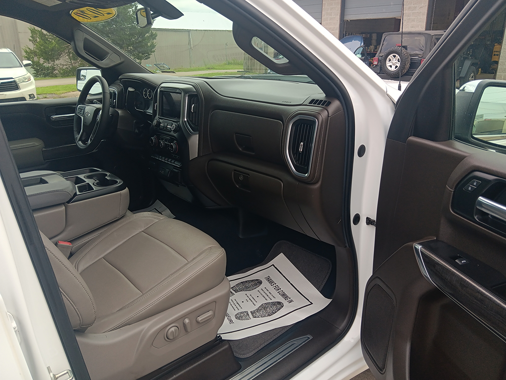 2020 Chevrolet Silverado 1500 LTZ - Photo 10