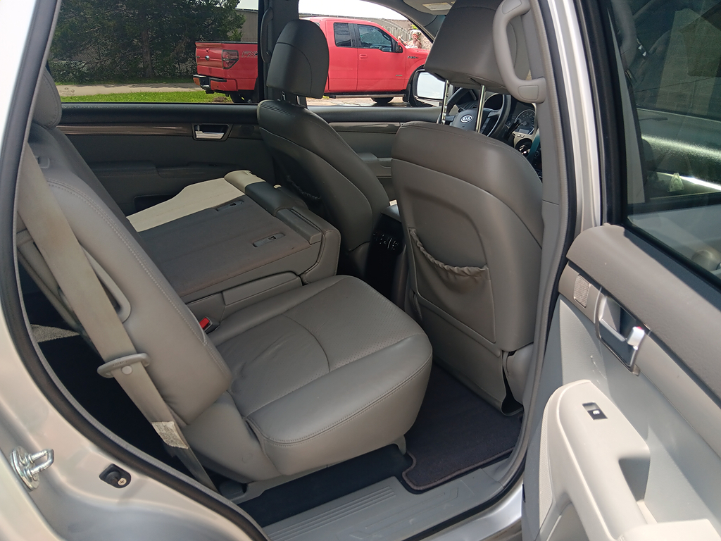 2009 Kia Borrego EX - Photo 12