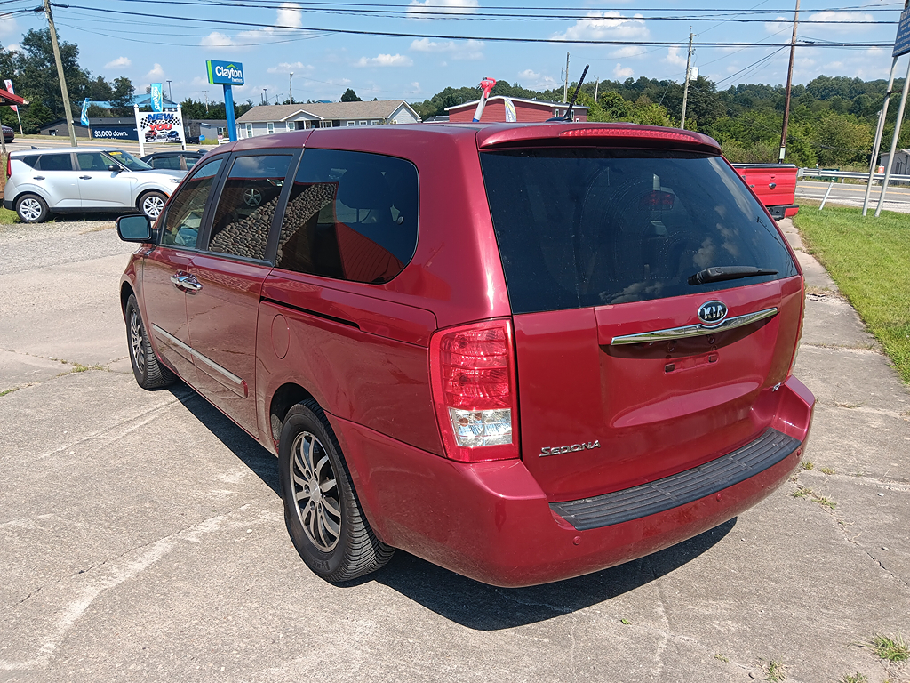 Additional photo of vehicle.