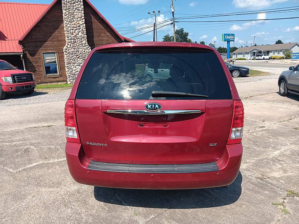 Additional photo of vehicle.