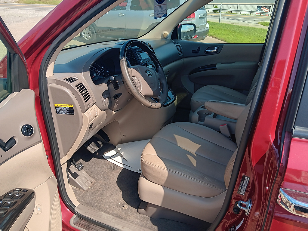 Additional photo of vehicle.