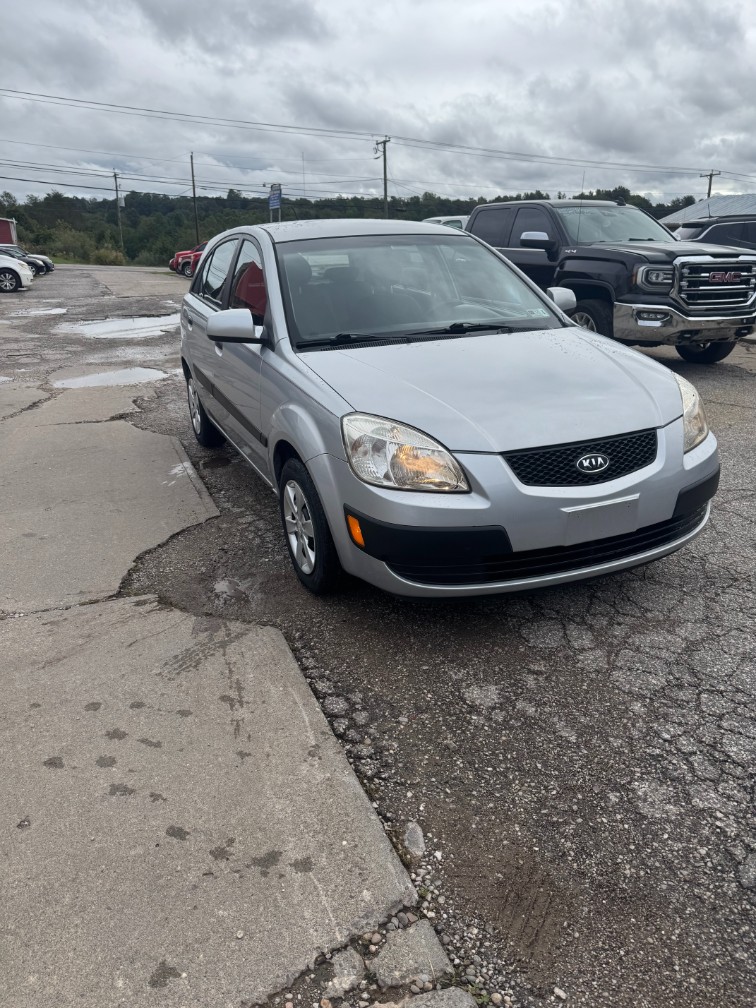 Additional photo of vehicle.