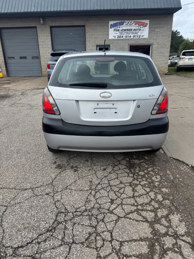 Additional photo of vehicle.