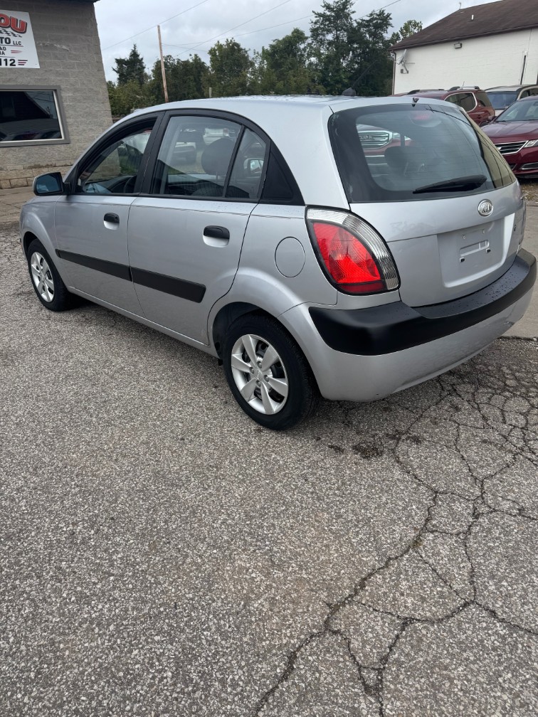 Additional photo of vehicle.