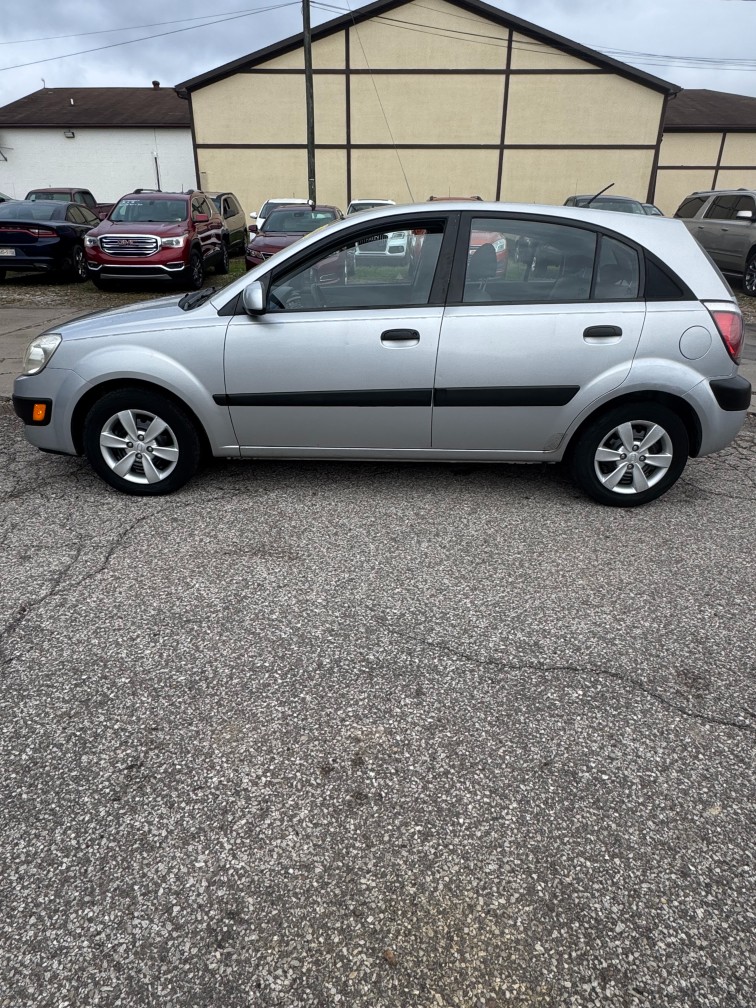 Additional photo of vehicle.
