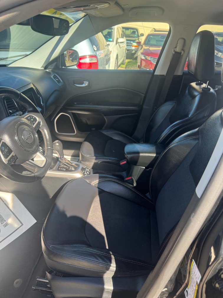 Additional photo of vehicle.