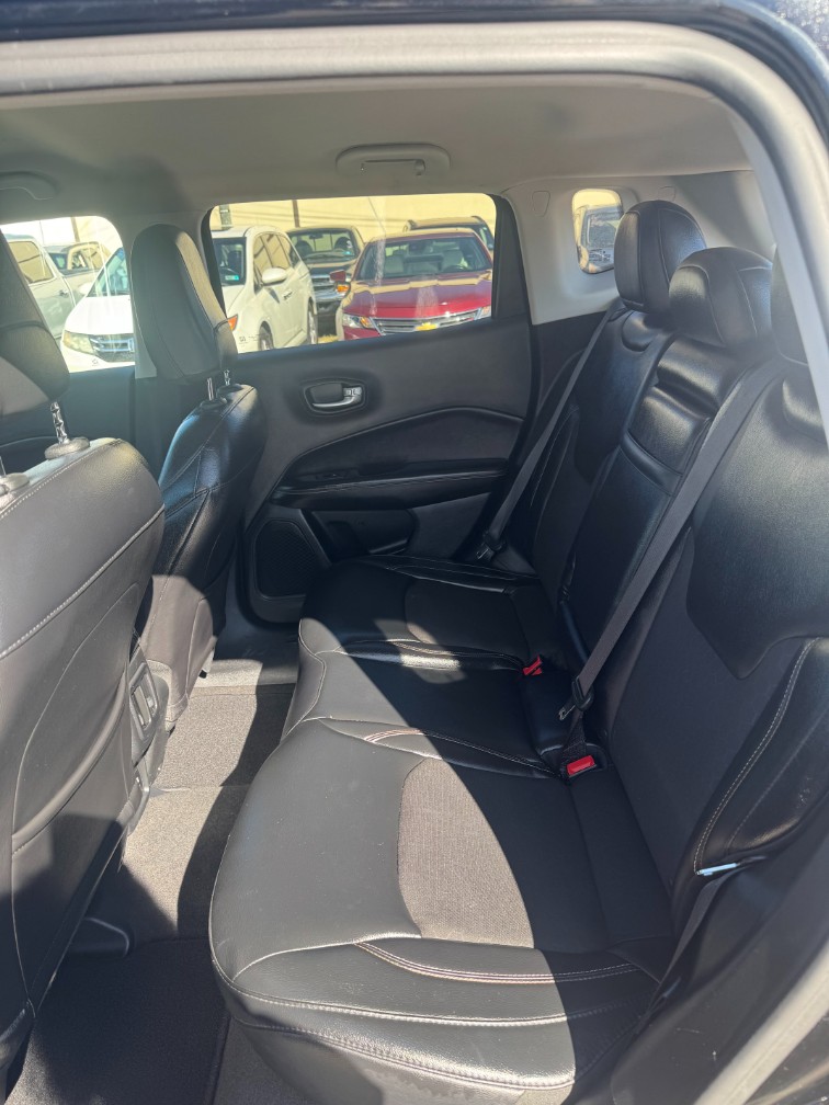 Additional photo of vehicle.