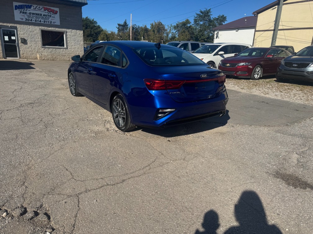 Additional photo of vehicle.