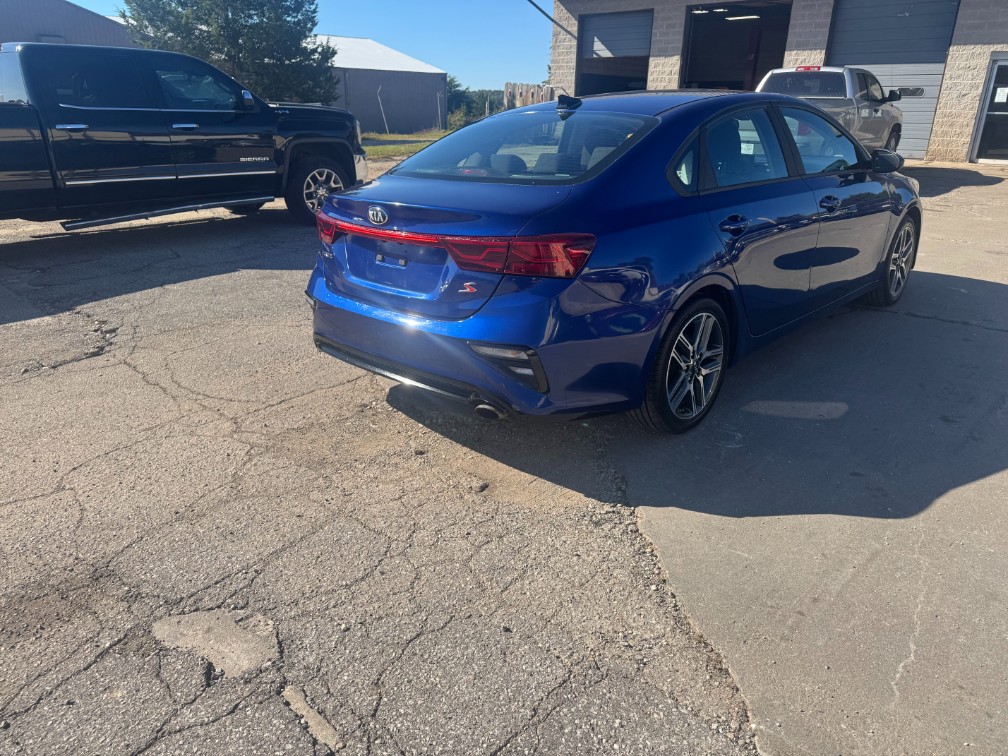 Additional photo of vehicle.