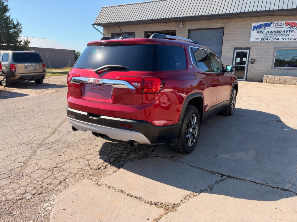 Additional photo of vehicle.
