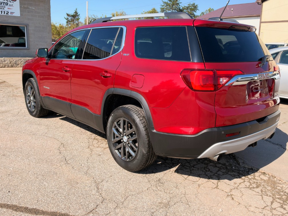 Additional photo of vehicle.