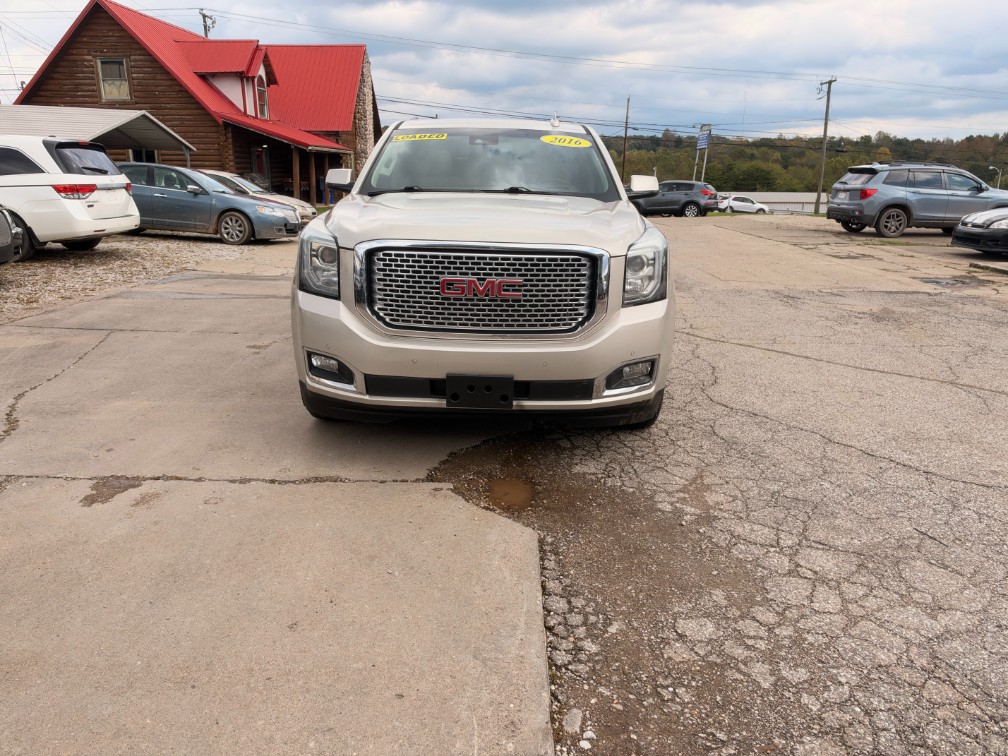 Additional photo of vehicle.