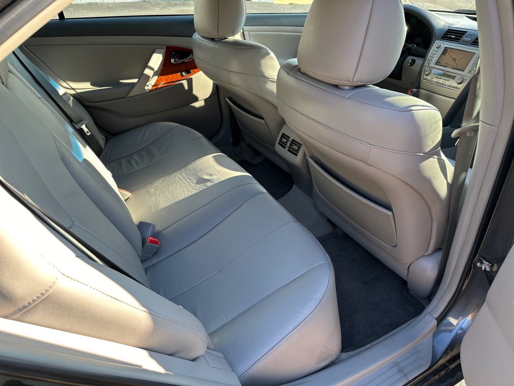 2010 Toyota Camry XLE - Photo 10