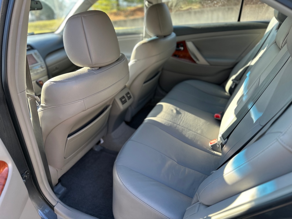 2010 Toyota Camry XLE - Photo 11