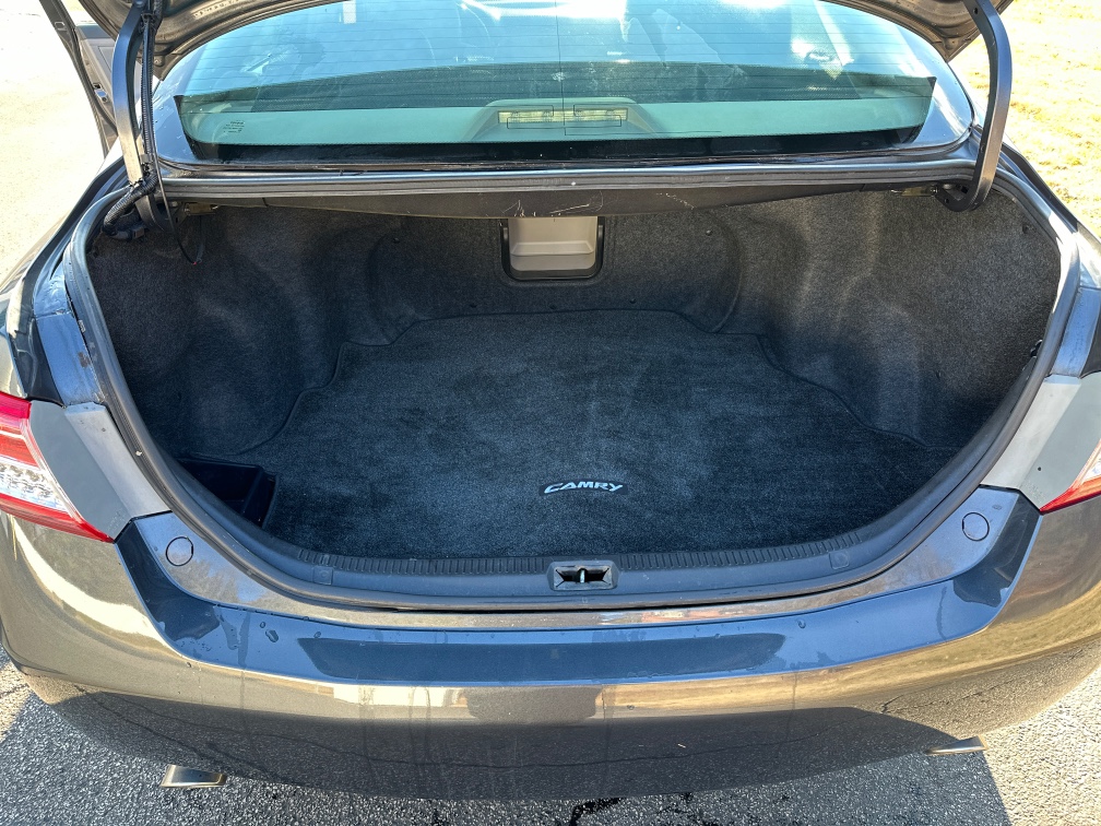 2010 Toyota Camry XLE - Photo 12