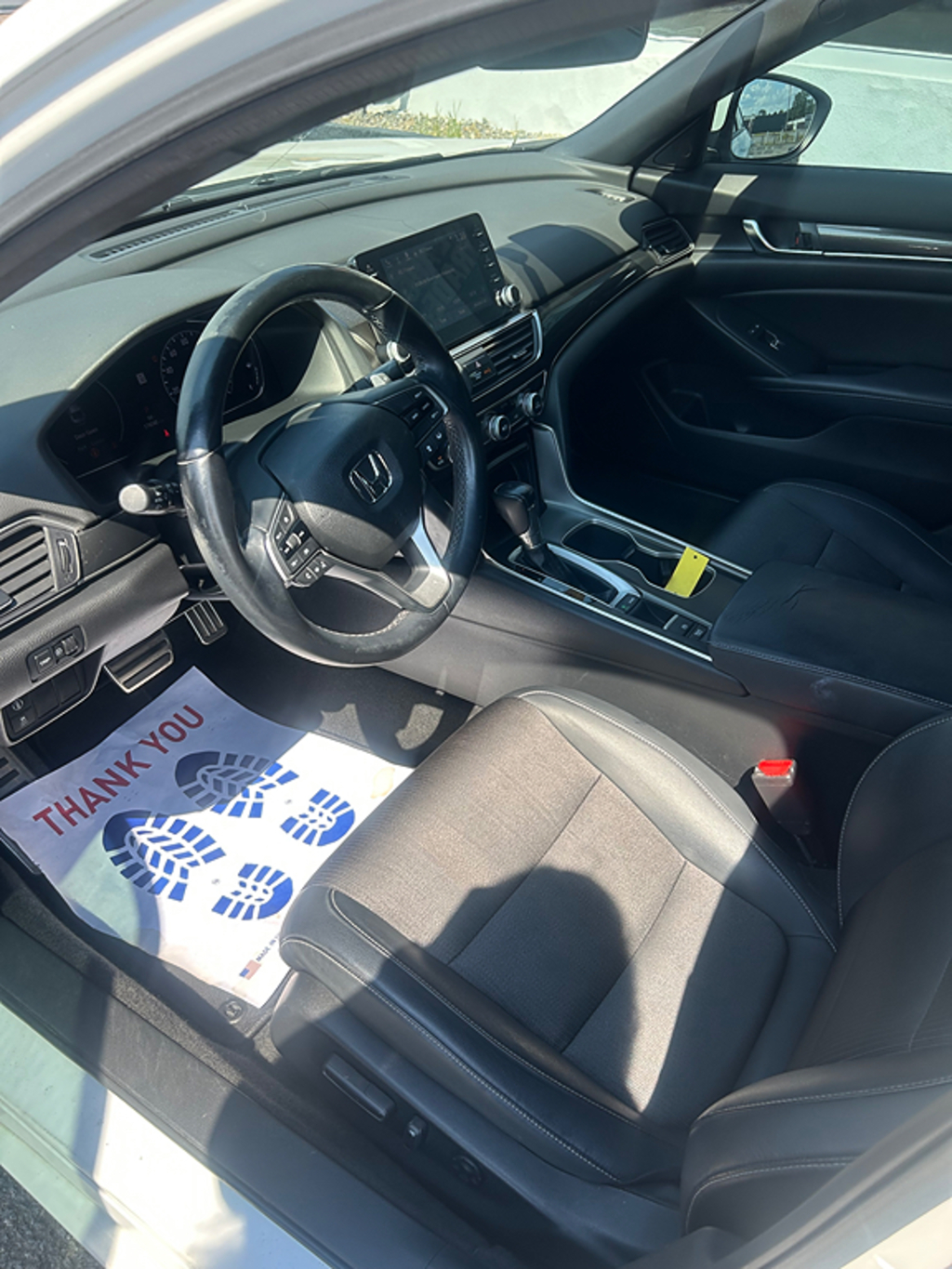 Additional photo of vehicle.