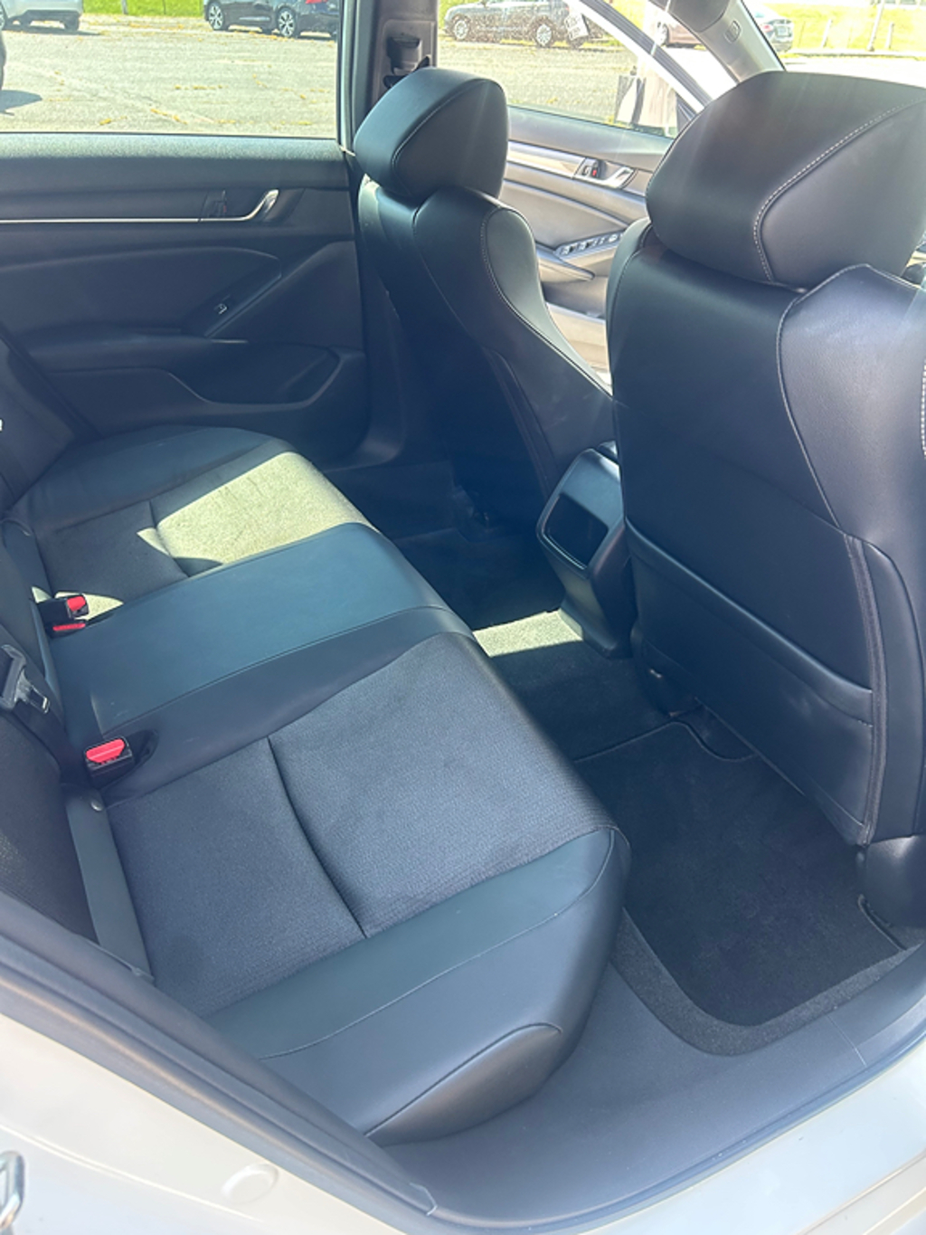 Additional photo of vehicle.