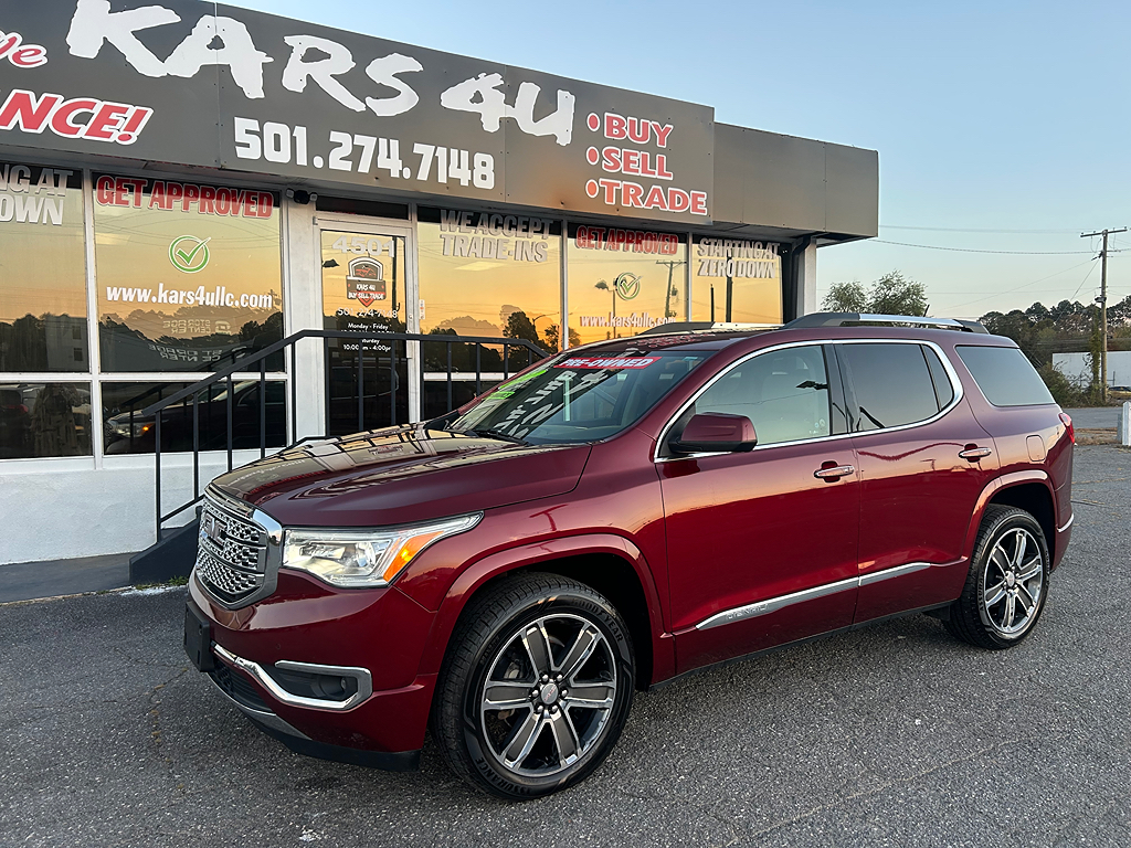 2017 GMC Acadia Denali's photo