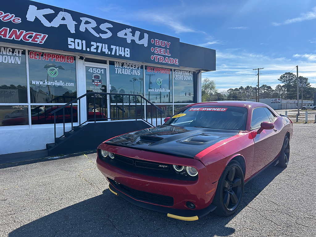 2015 Dodge Challenger SXT's photo