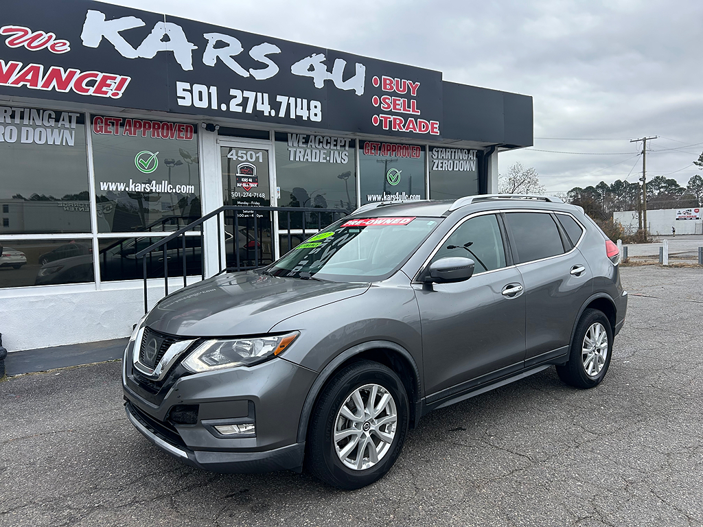 2017 Nissan Rogue SV's photo