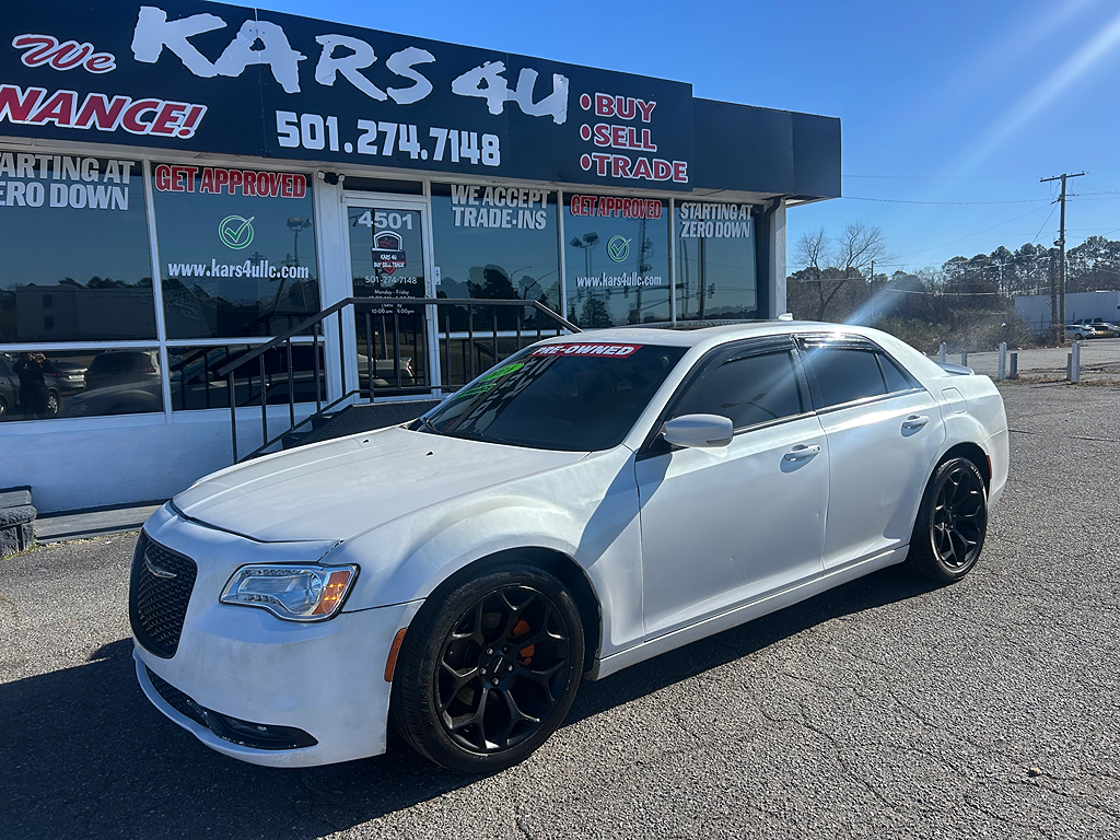 2016 Chrysler 300 S's photo