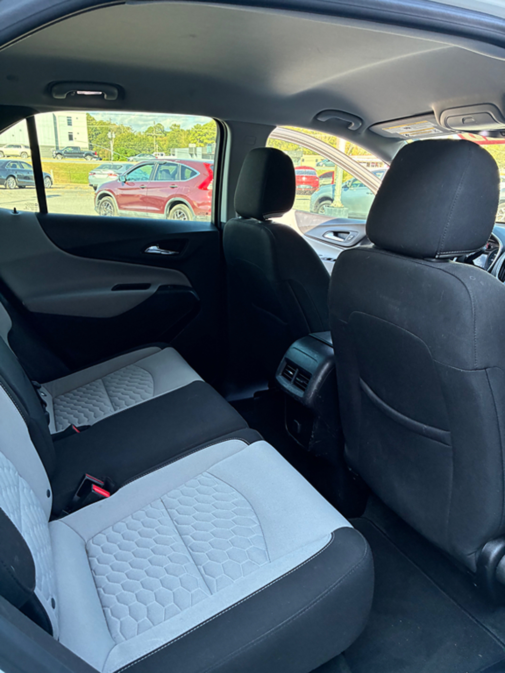 2018 Chevrolet Equinox LS - Photo 8