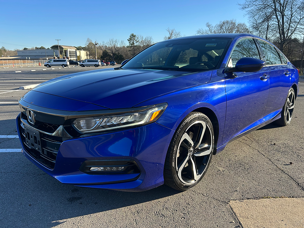2018 Honda Accord Sport's photo